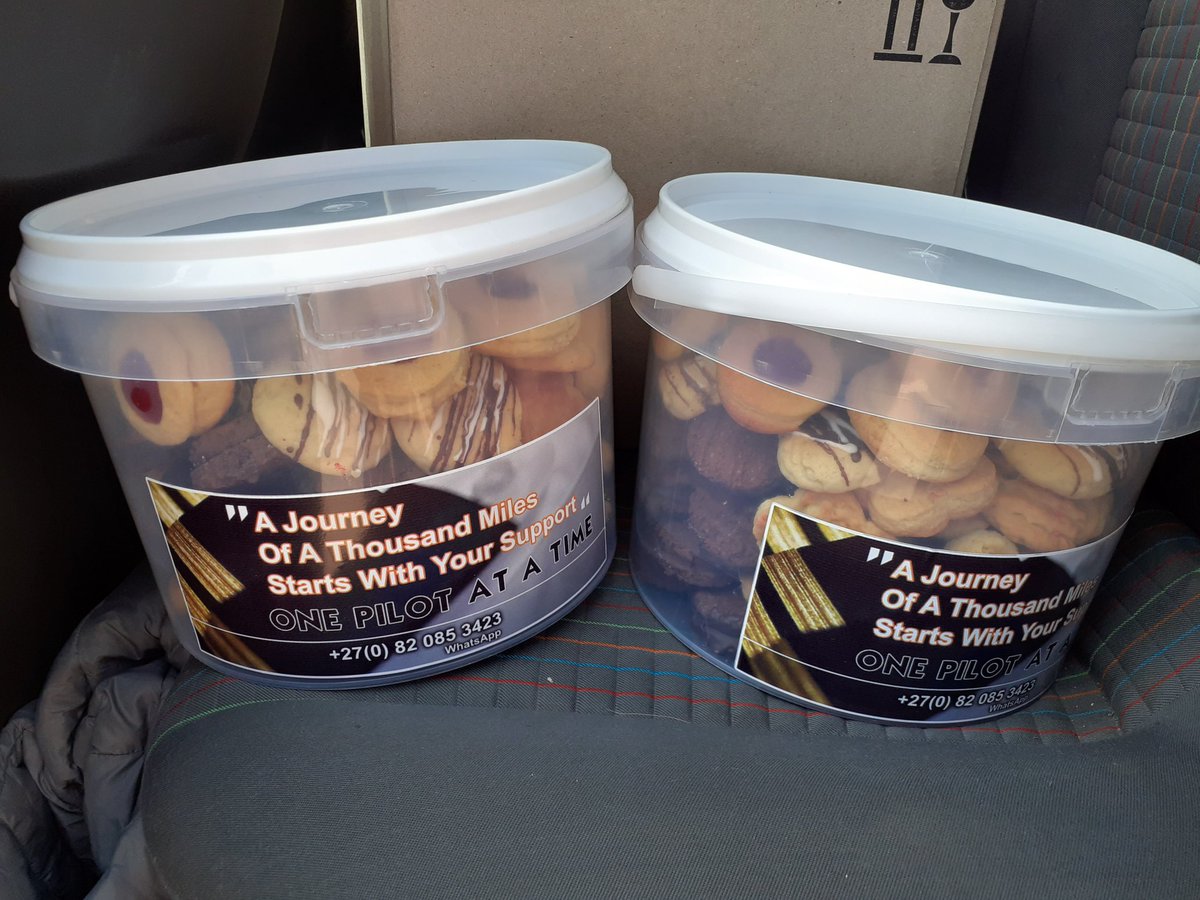 Car_ya007's tweet photo. Had the pleasure of delivering for an inspirational young lady...à future Captain of the skies @AviCareer...if you are looking for these nice goodies, dont hesitate to order your bucket and contribute to her journey to be a Pilot
🚗📦🏃🏿‍♂️ #RemitLogistics #Courier #Errands https://t.co/rWvDlNrnzK