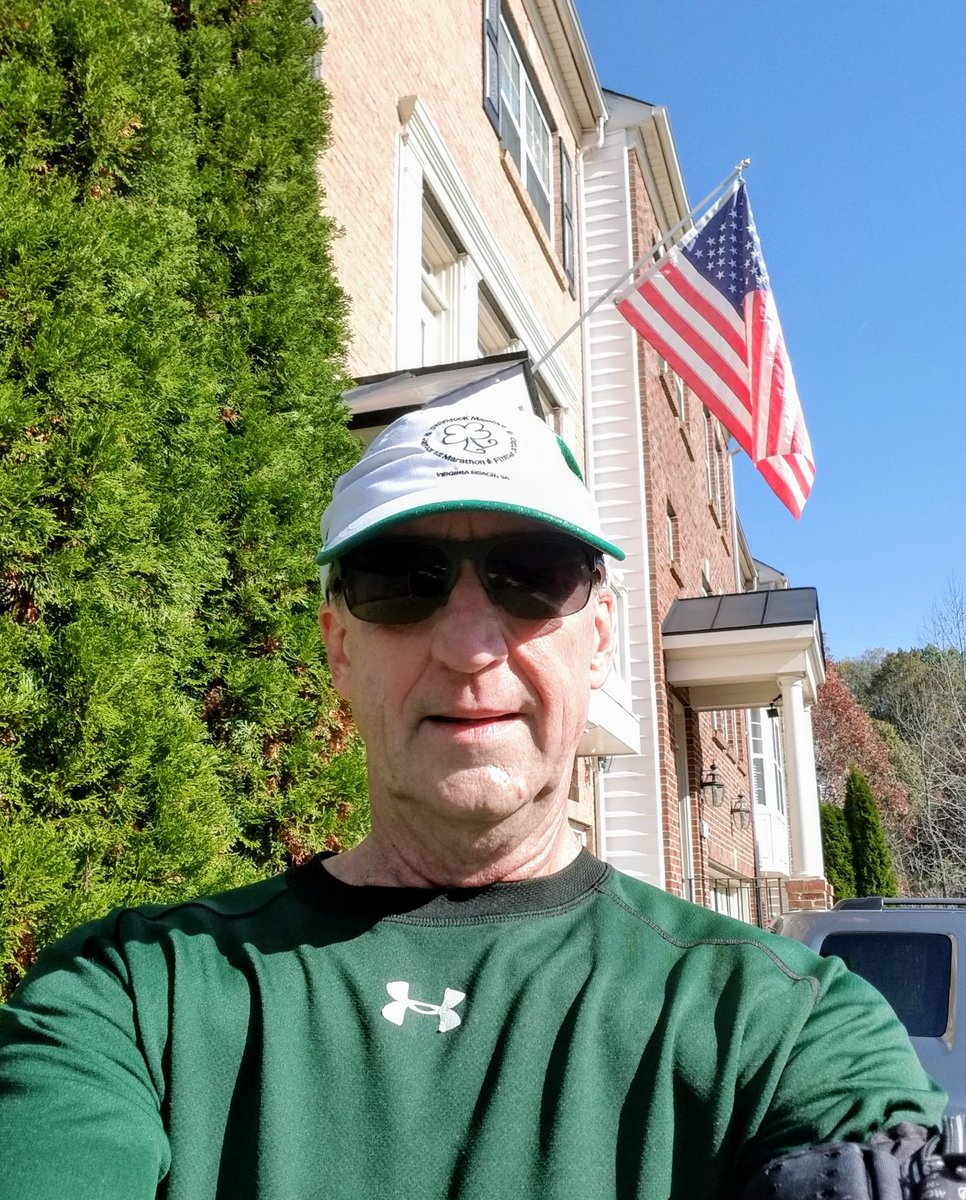 Dave5Runs's tweet photo. Altered my route a bit, but still pretty hilly. After a slow warm-up start, I comfortably maintained a steady cruising pace. Happy Friday! 🍺🏃‍♂️🇺🇸.  #NAFlagvisorWW https://t.co/jsmhMufvlq