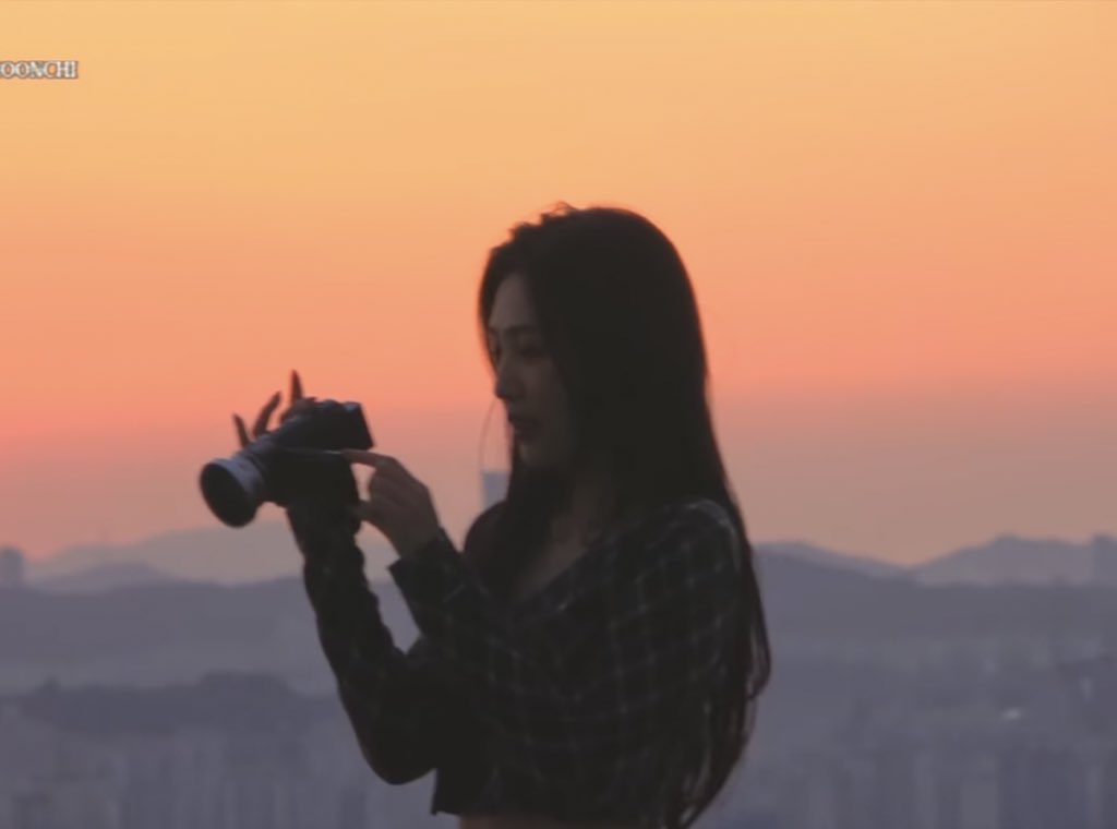 MINGIGIRLFRIEND's tweet photo. um  hello  i  am  looking  for  moots  so  plz  rt/fav  if  u  stan:
loona
exo
everglow
blackpink
aespa
izone
twice
itzy
red velvet
nct
ateez
bts
stray kids
oh my girls
got7
ikon 
winner
a.c.e
oneus 
snsd
shinee 
f(x)
or  any  other  groups  ‼️ https://t.co/xemI4WUCvO