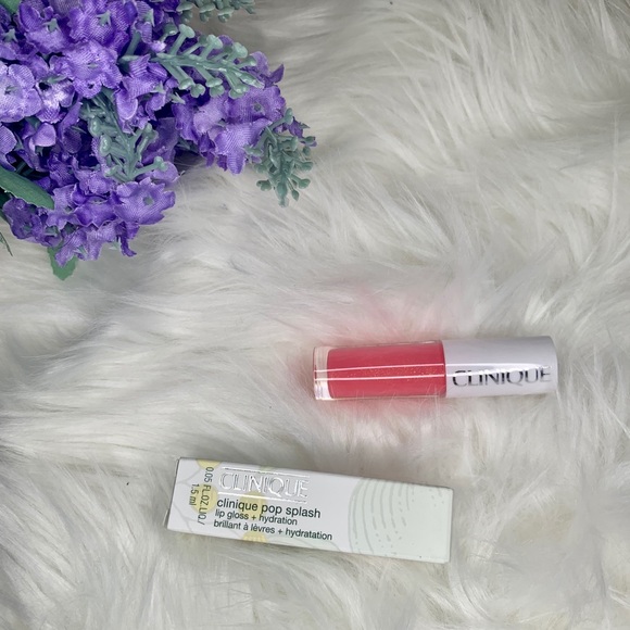 SamTheLovebug's tweet photo. So good I had to share! Check out all the items I'm loving on @Poshmarkapp from @Deescloset_ #poshmark #fashion #style #shopmycloset #clinique #tarte: https://t.co/dl5efDxgz7 https://t.co/PU9Qcwk9I9