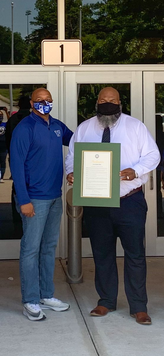 Great leaders are good mentors who invest their lives in others RIP <a href="/JKRobinsonEDU/">Jamar Robinson</a> #ONEWestlake #RobinsonStrong #OneFulton