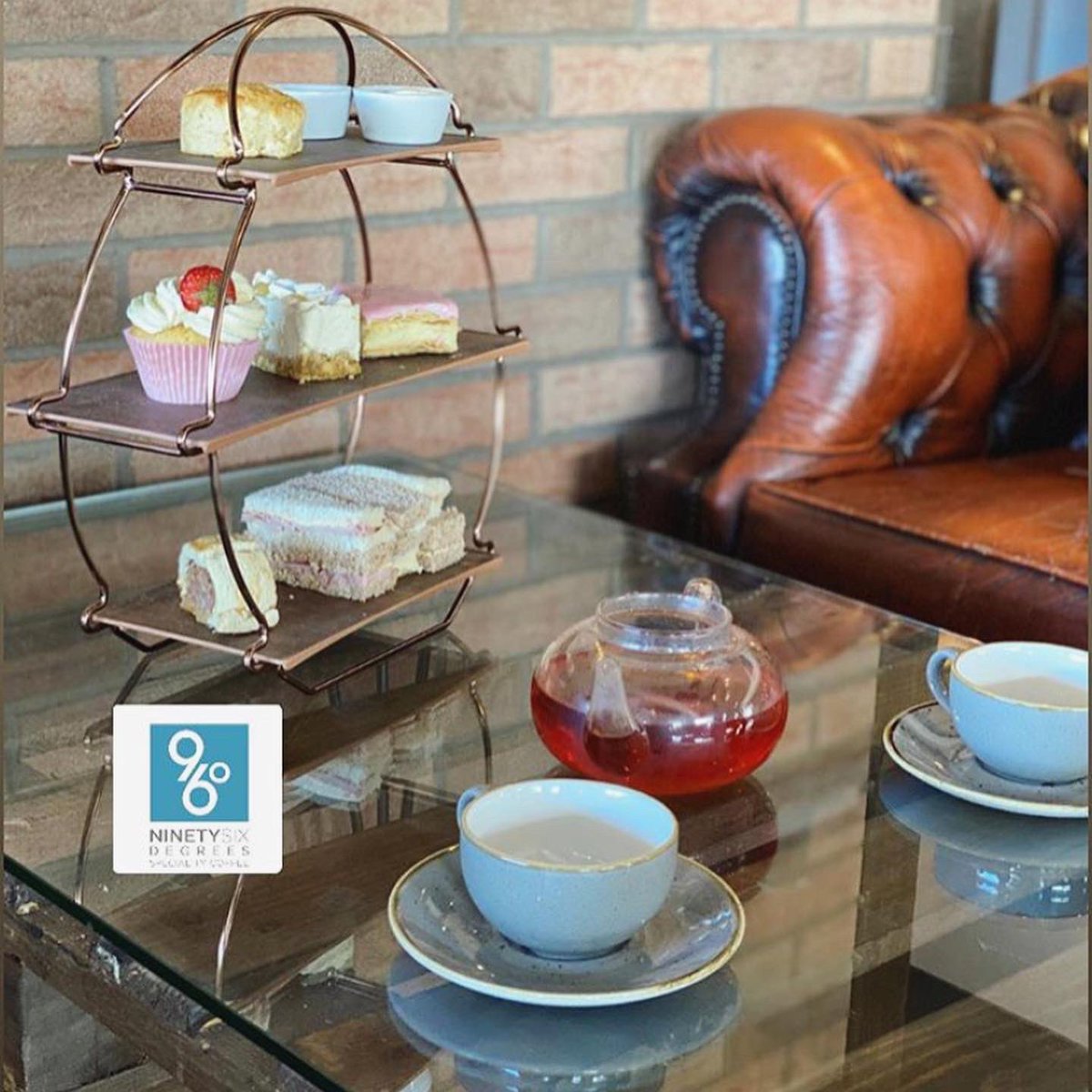 96degreescoffee's tweet image. ❗️COMPETITION TIME❗️

Check our Instagram page for details! 

We’re giving away an afternoon tea for 4 PEOPLE!!😃🧁🍰

This competition afternoon tea is worth £80 !! 🤩 Just in time for Christmas 🎅🏼 

There is also the option to upgrade to an alcohol beverage at £5pp #Competition