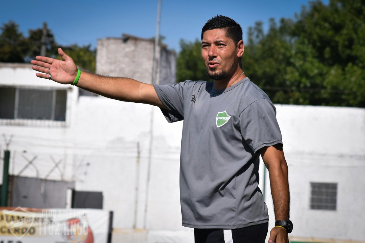 📋 En el Día Nacional del Director Técnico de Fútbol queremos saludar a Néstor Ferraresi, Fernando Chiminelli, a todos los que trabajan en #Ituzaingó y a quienes dejaron su huella en el León.

💚 #SomosItuzaingó #DíaDelDT