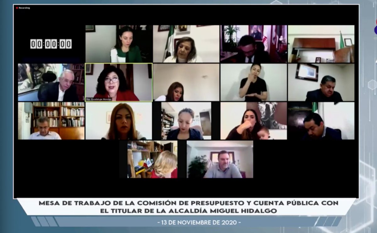 vromog's tweet photo. #GobiernoAbierto | Atención Ciudadana.
Aperturamos 3 módulos presenciales de atención ciudadana y se han atendido más de 118,000 solicitudes por medio de @MHCesac. Puesta en marcha la App #ReporteMH, para atender reportes en 24 a 72 horas
#ComparecenciaMH
#MHelCorazónDeLaCapital https://t.co/RjhzlTz7pa