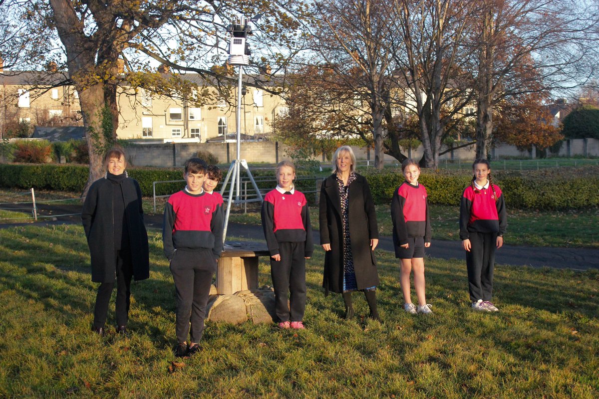 MetEireann's tweet photo. We're thrilled to see the first school in Ireland on the WOW-IE map 🥇 St. Mary’s National School in Donnybrook, Dublin 4👏! 👀👉 https://t.co/qSjCUWu0wX
Evelyn Cusack visited the school today &amp; met the students at their weather station 👉 https://t.co/wXoAHuHLLS #ScienceWeek2020 https://t.co/Yl9kRyrgrE
