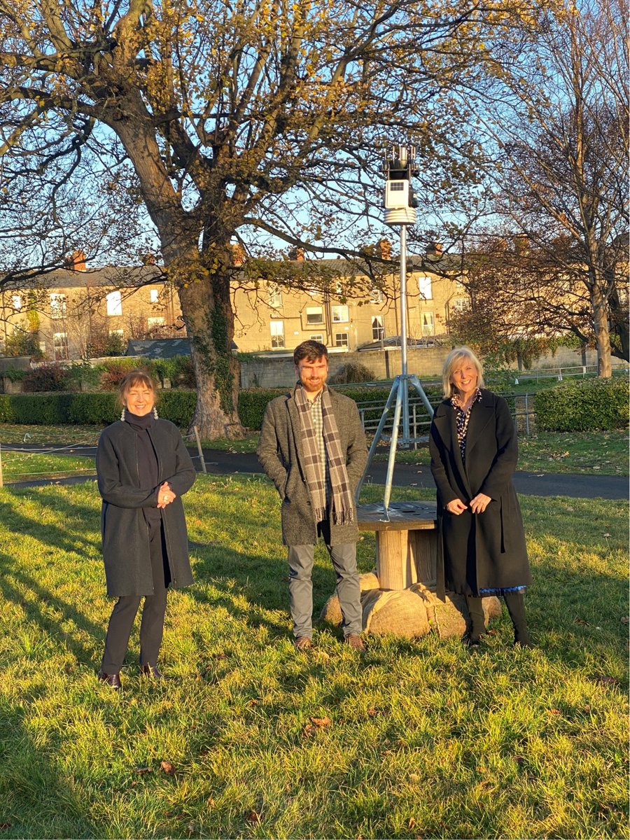 MetEireann's tweet photo. We're thrilled to see the first school in Ireland on the WOW-IE map 🥇 St. Mary’s National School in Donnybrook, Dublin 4👏! 👀👉 https://t.co/qSjCUWu0wX
Evelyn Cusack visited the school today &amp; met the students at their weather station 👉 https://t.co/wXoAHuHLLS #ScienceWeek2020 https://t.co/Yl9kRyrgrE