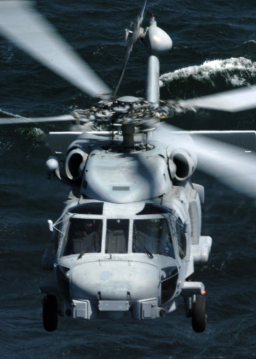 SegDef's tweet photo. En #sierradelta108 repasamos con @Juanjo_Writter la flotilla aeronaval de ala rotatoria de la @Armada_esp. Las capacidades antisubmarinas, los helicópteros Sikorsky SH-60B y SH-3 'Sea King', los MH-60R y SH-60F y los NH-90 navalizados.
#SD108: https://t.co/ILLurYHGUx https://t.co/4FwTIB2HRk