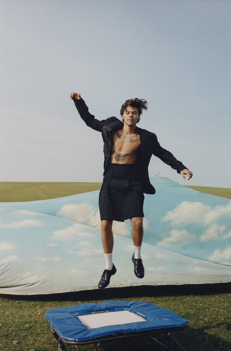 Tyler_Mitchell_'s tweet photo. Harry Styles by me for the cover of American Vogue December issue

https://t.co/CZnwBl4GjW https://t.co/Vgv5e316It