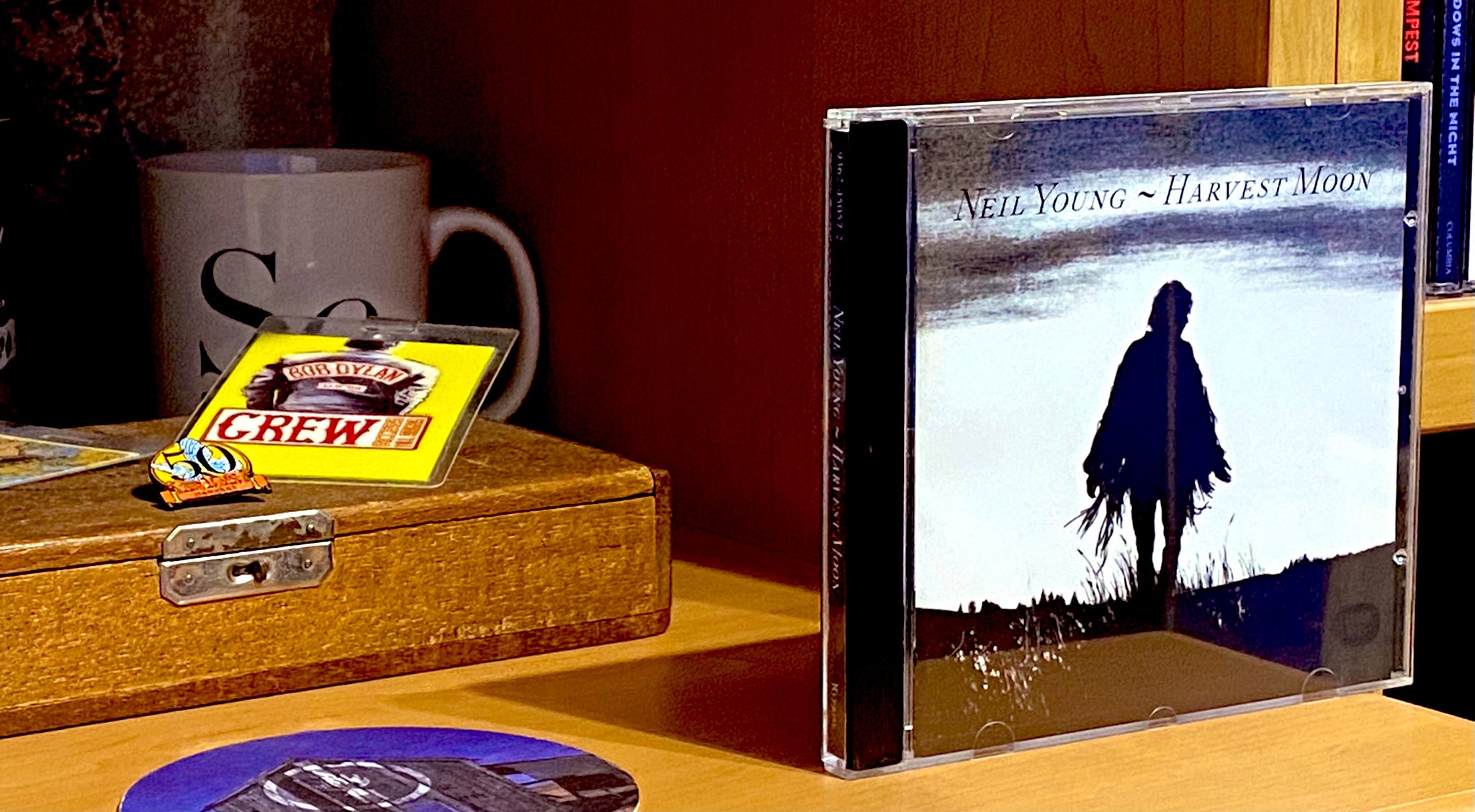  Happy belated 75th birthday for yesterday... 

Neil Young - Harvest Moon 