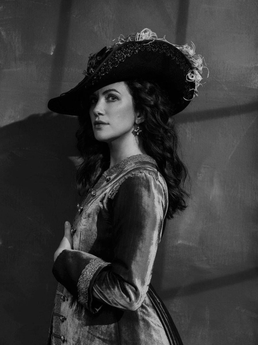 adorafilter's tweet photo. cada dia que passa chego a conclusão que kate siegel não é uma mulher ela é uma pintura renascentista https://t.co/AnUZiCc3ez