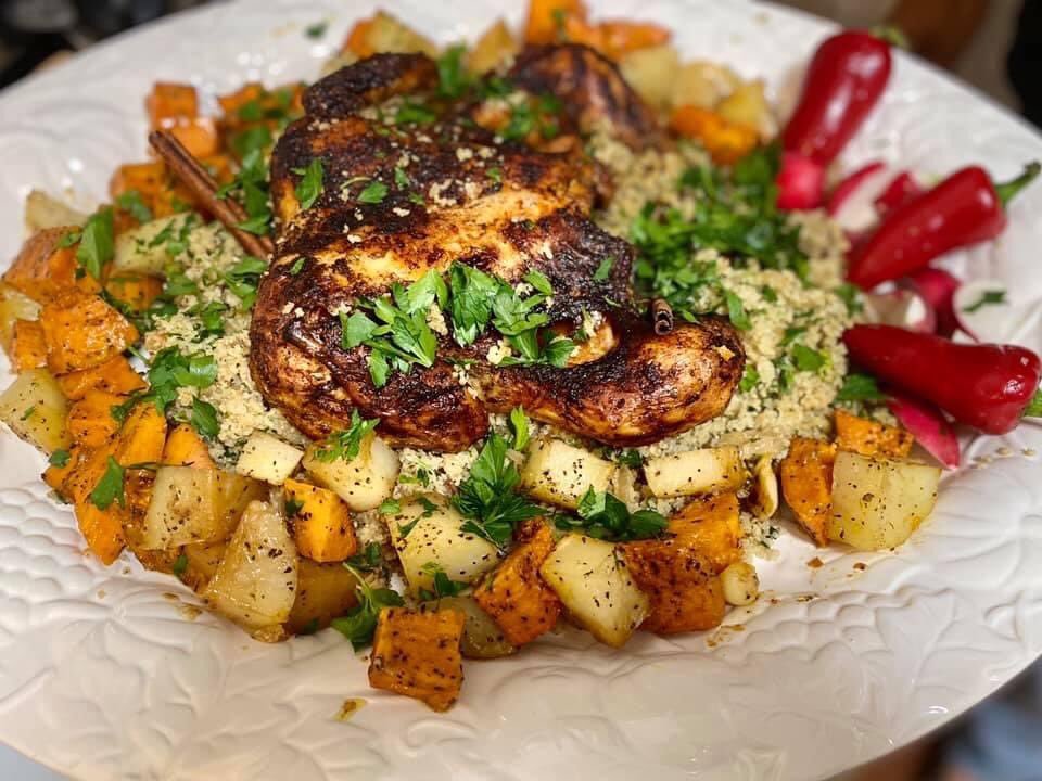 CaliforniaDeck0's tweet photo. So what's on the menu?
Anis rolls and salads.
Tuna cuts and beans in the sauce.
Chicken Basilan / Cinnamon on bulgur / figs and potatoes.
Chocolate cake and coffee cream.
Have a nice Friday🌹🌹 https://t.co/95klYiwH8b