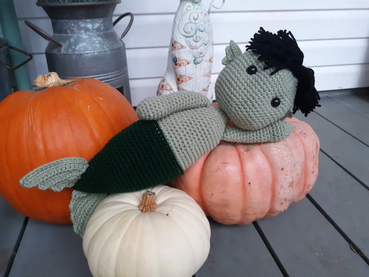 AccidentallyEmo's tweet photo. Fruits of my labours from the last month of @UnusAnnus. 
Hope ya like these soft bois &amp; double decker pumpkin.
Thank you for the past year,
It was unus-honestly inspiring.
#UnusAnnusisoverparty
#UnusAnnus https://t.co/S10qLmLV1c