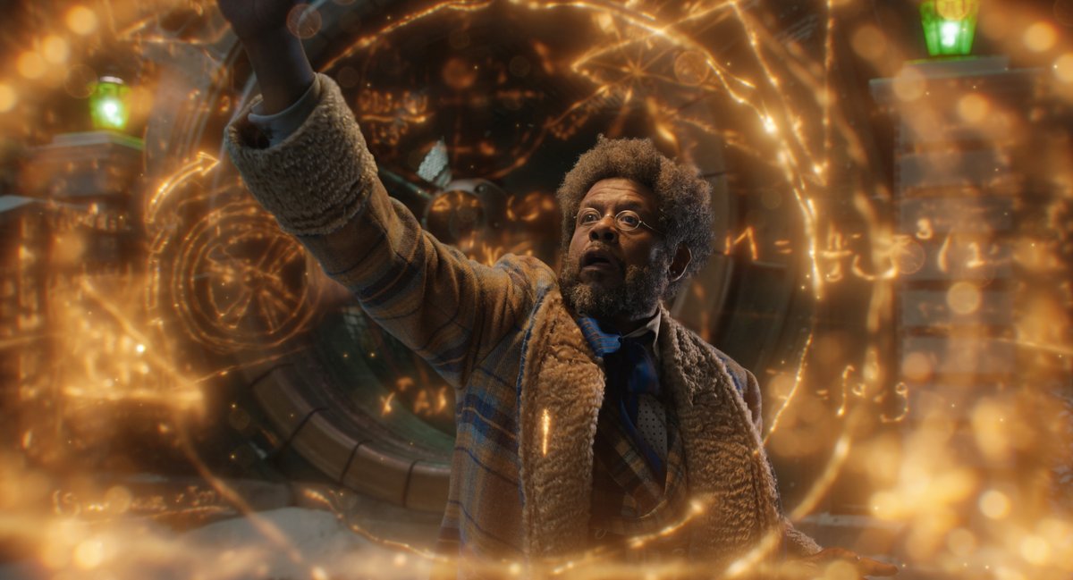 NetflixBrasil's tweet photo. O meu novo filme Uma Invenção de Natal é tudo que a gente precisava e um pouco mais: 

- Protagonizado por pessoas negras 
- Uma trilha sonora incrível 
- Crianças fofinhas e inventoras 
- Figurinos maravilhosos 
- O Natal em sua forma mais pura <3 https://t.co/LevdT9VP9f