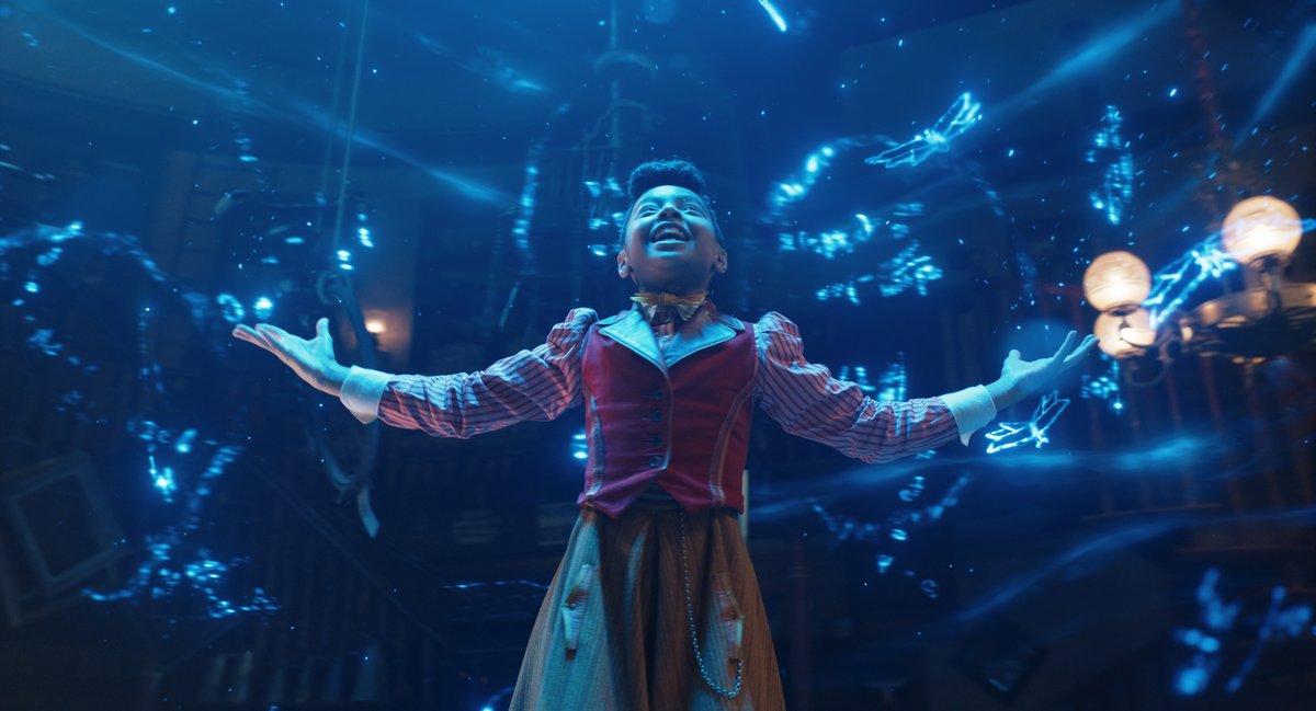 NetflixBrasil's tweet photo. O meu novo filme Uma Invenção de Natal é tudo que a gente precisava e um pouco mais: 

- Protagonizado por pessoas negras 
- Uma trilha sonora incrível 
- Crianças fofinhas e inventoras 
- Figurinos maravilhosos 
- O Natal em sua forma mais pura <3 https://t.co/LevdT9VP9f