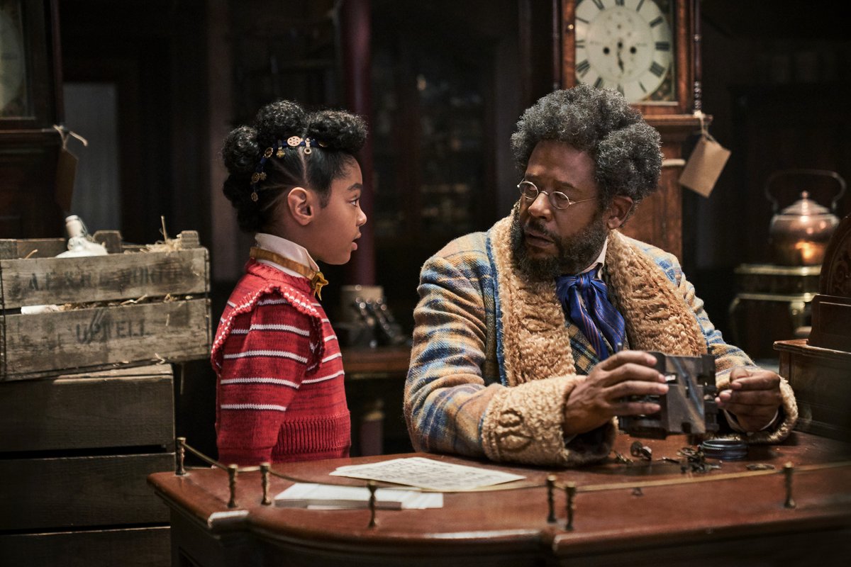 NetflixBrasil's tweet photo. O meu novo filme Uma Invenção de Natal é tudo que a gente precisava e um pouco mais: 

- Protagonizado por pessoas negras 
- Uma trilha sonora incrível 
- Crianças fofinhas e inventoras 
- Figurinos maravilhosos 
- O Natal em sua forma mais pura <3 https://t.co/LevdT9VP9f