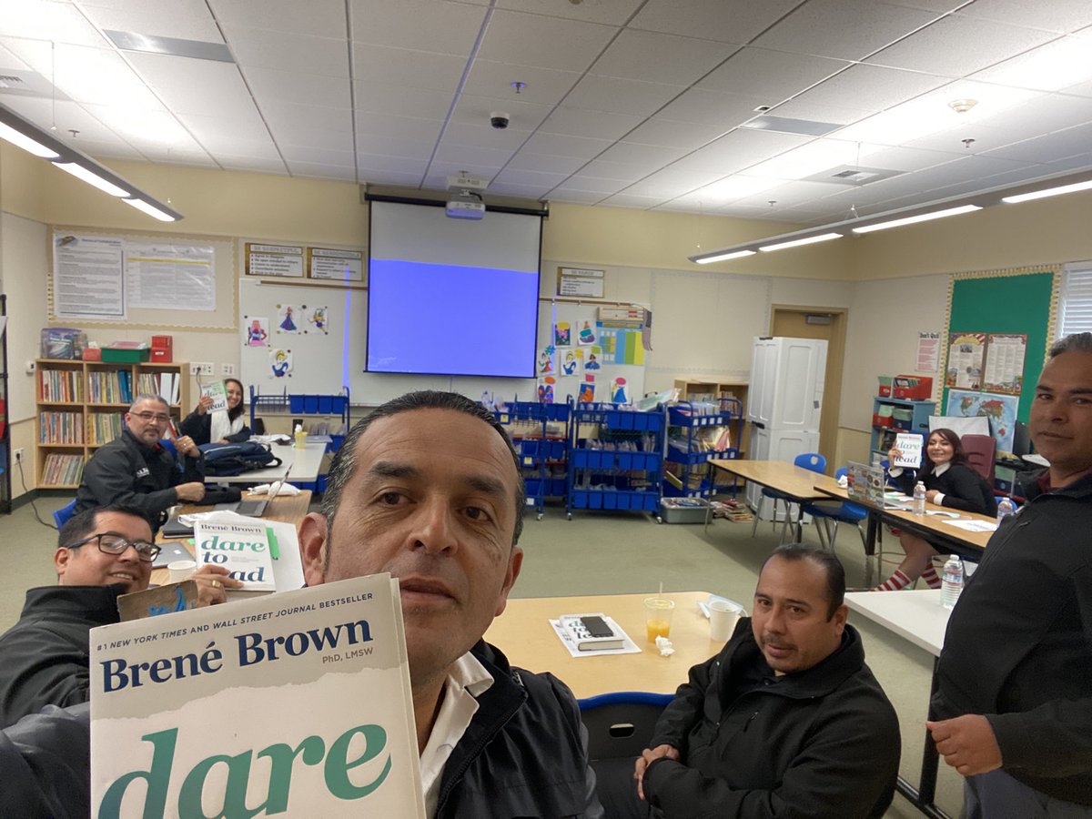 JoseJuanUrquizo's tweet photo. Started our book study as part of our weekly Principal’s PLC. #brenebrown #bravework #wholeheart #toughconversations https://t.co/kjHpBhCDh8