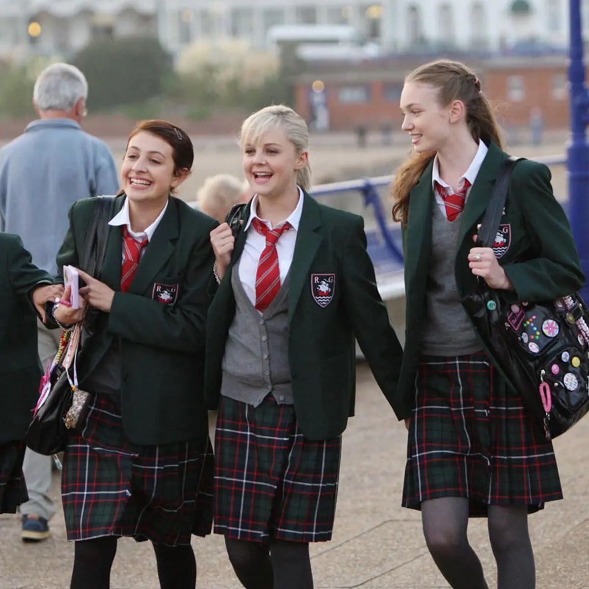 angus, thongs and perfect snogging (2008)