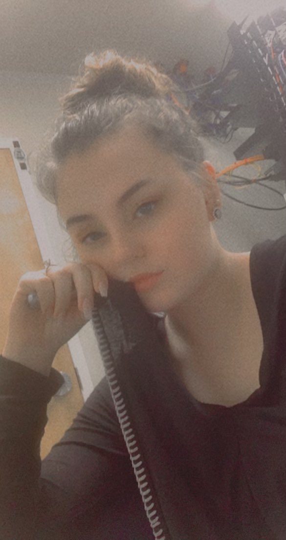 goddessdani7's tweet photo. You can’t resist me. 

• findom • homewrecker • debt • chastity • cuck • https://t.co/4pWszNJiWM
