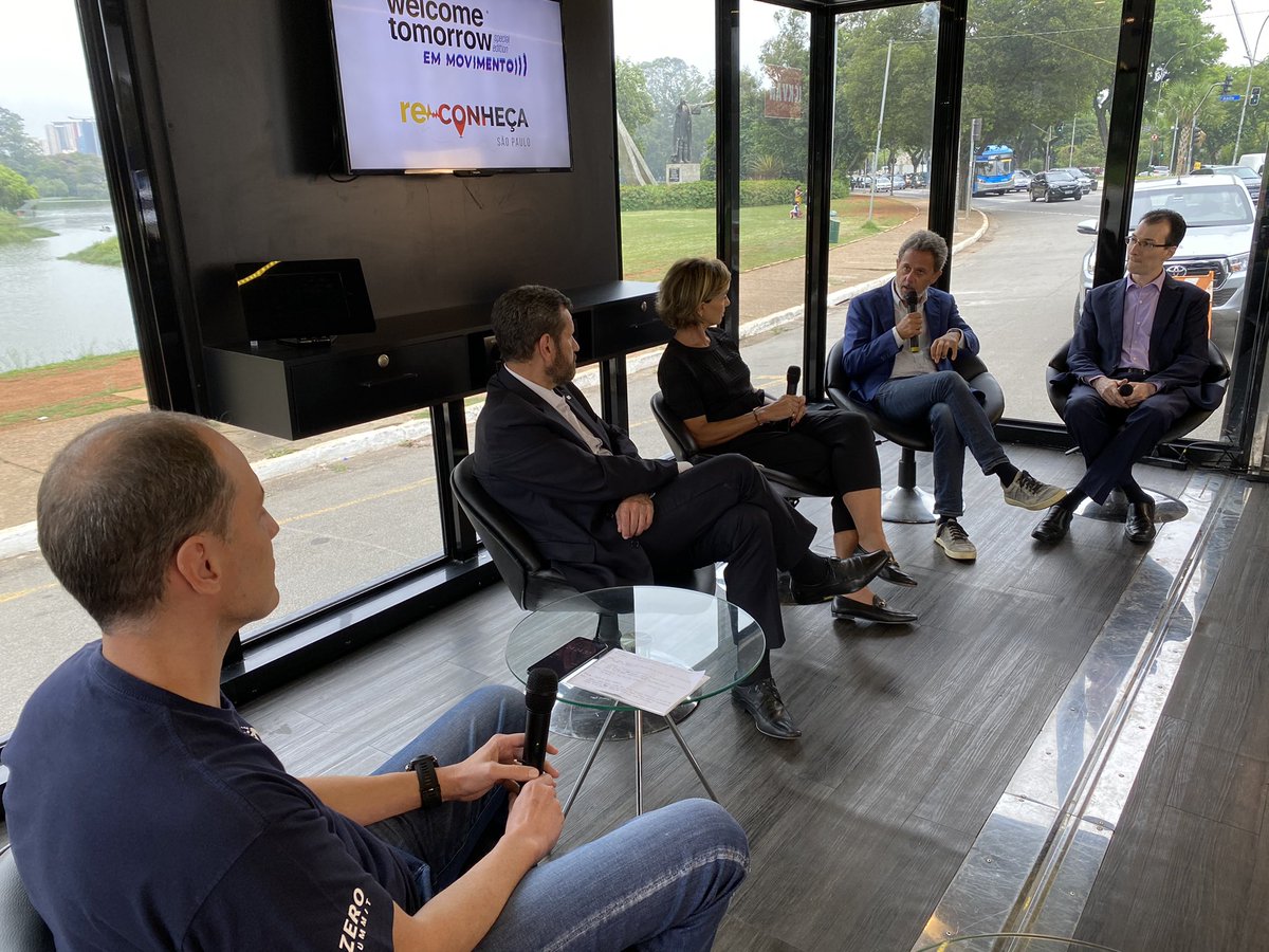 LucasdiGrassi's tweet photo. Painel Energia ⚡️ do @Zero_Summit
• Nicola Cotugno - Presidente @enelbrasil
• Marcos Penido - Secretário de Infraestrutura e Meio Ambiente do Estado de São Paulo
• Ana Maria Diniz - Sykue Energia
• Rodrigo Sauaia - Presidente ABSOLAR
Agora ao vivo #ZeroSummit https://t.co/s6YAaIVxjk