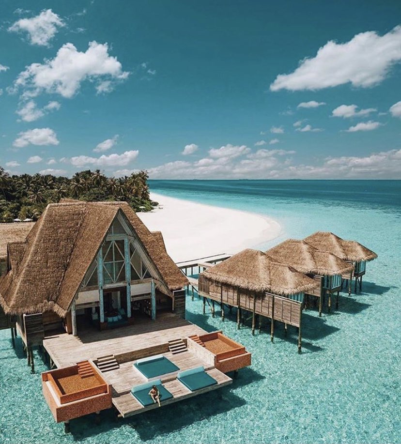 FinestToys's tweet photo. Which one of these maldive houses would you go for? https://t.co/JF3qntavCh