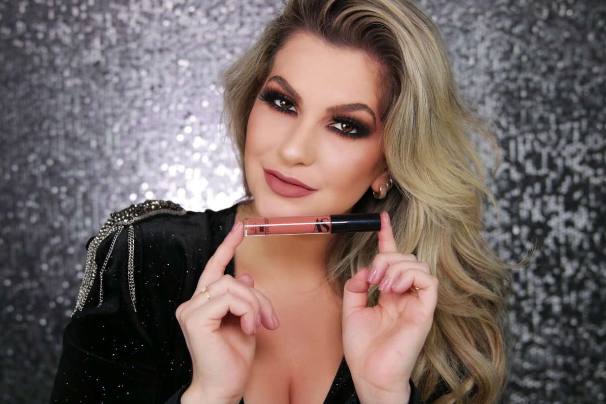 AgenciaIMAM's tweet photo. Cliente nova na casa! A Alice Salazar, uma das pioneiras em tutoriais e importante influencer digital do mundo das maquiagens, está na IMAM com os seus dois negócios. Alice Salazar Store e Alice Salazar Cosméticos, bem-vindas ao nosso time de contas! https://t.co/FOtCufGu1D