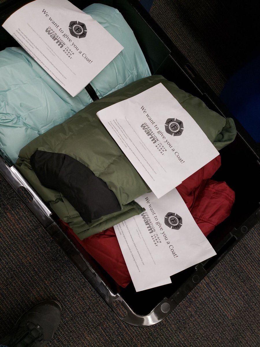 CubsZces's tweet photo. Thank you to Tahoe Douglas Fire for the donation of coats for our students! @tahoefire https://t.co/0IJuploSGG