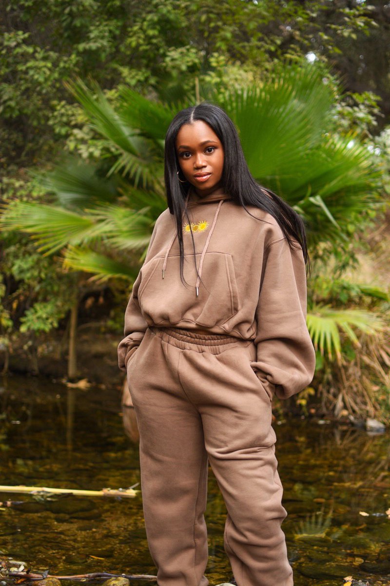 adreed_'s tweet photo. hi! :) i’m 19, a struggling fashion major at Cornell University AND a new #blackbusiness owner! i started my brand to focus on spreading positivity and bring light in a dark time. PLEASE RETWEET! you can actually bring sunshine to someone’s day! https://t.co/2512ezh7dE ☀️☀️☀️ https://t.co/V4jRl7oS5q