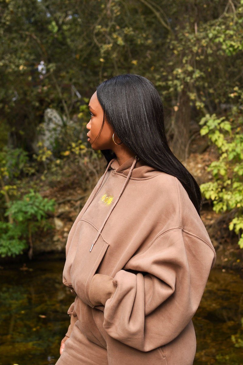 adreed_'s tweet photo. hi! :) i’m 19, a struggling fashion major at Cornell University AND a new #blackbusiness owner! i started my brand to focus on spreading positivity and bring light in a dark time. PLEASE RETWEET! you can actually bring sunshine to someone’s day! https://t.co/2512ezh7dE ☀️☀️☀️ https://t.co/V4jRl7oS5q