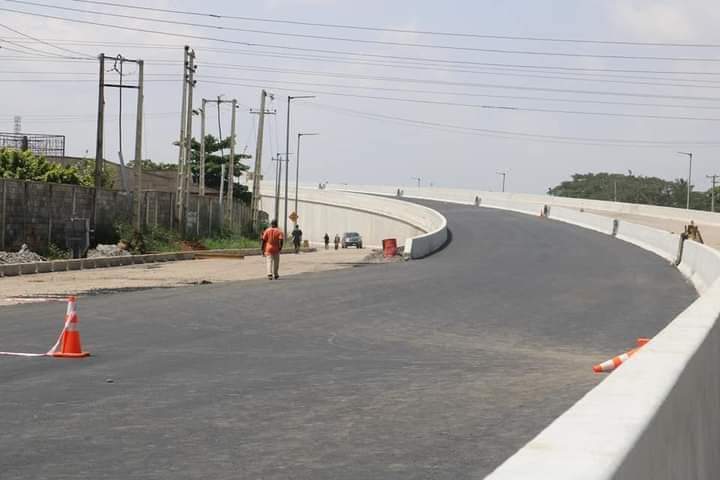 followlasg's tweet photo. UNSTOPPABLE ! Our journey towards a GREATER LAGOS:  Construction of  Agege Pen-Cinema Flyover  is steadily on -- 90% completed. We remain focused. We remain resolute.
@jidesanwoolu @drobafemihamzat @gbenga_omo @gboyegaakosile1 @Mr_JAGss 
#LASG #ForAGreaterLagos #BuildingLagos https://t.co/Kp6ke9HGcV