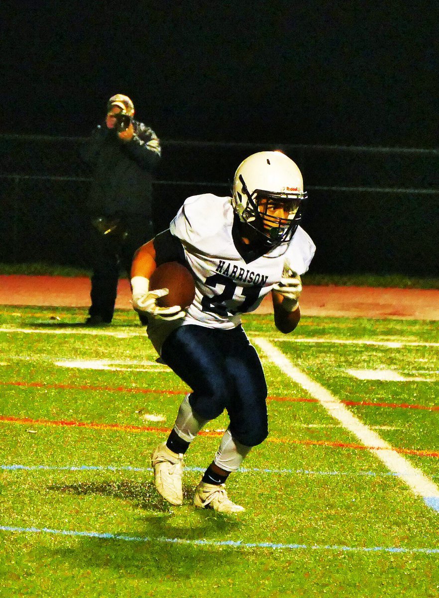 NANNPHOTO51's tweet photo. NJ HS Football Millburn vs Harrison photos $ digital at https://t.co/ex6QCy9kKN #njhsfootball #NJHSFootball #EssexSportsNJ #HarrisonHSNJ #HHSBlueTideFB #MillburnHS #MillburnMillersFB #MHSMillersFootball #MillburnHSAthletics #HarrisonHSNJFootball https://t.co/oJM7uPvRum