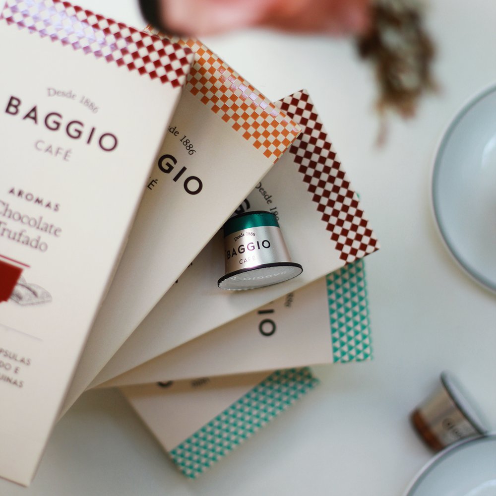 baggio_cafe's tweet photo. Nada melhor do que apreciar o aroma e o sabor de um café especial. ☕
#Baggiocafe #cafebrasileiro #cafegourmet #cafesgourmet #cafeespecial #cafesespeciais #capsulasnespresso #nespresso #cafearomatizado #melhorcafe #cafepremiado #baggiocafe #cafebaggio https://t.co/hix2hQMN3a
