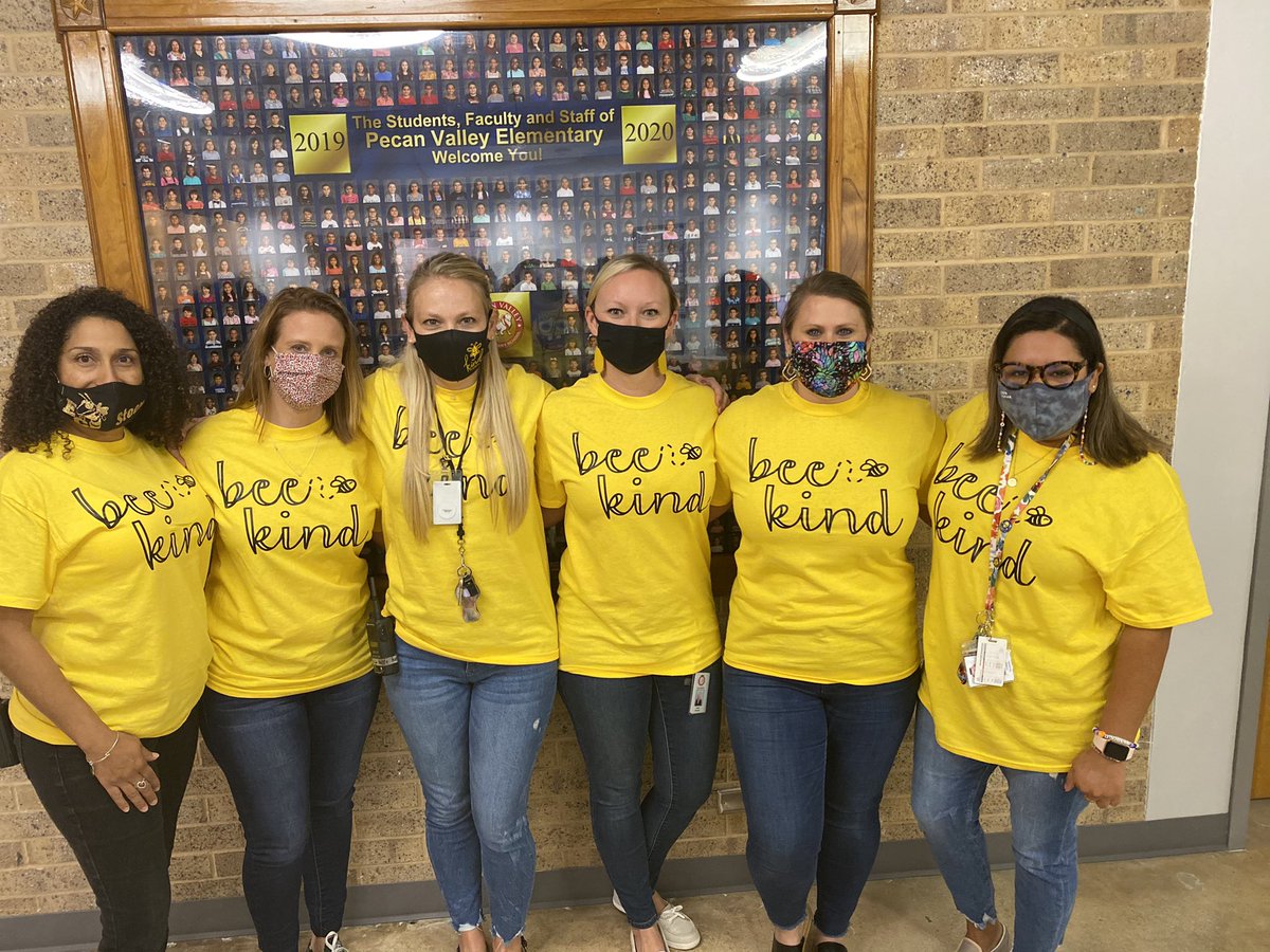 msolivierrr's tweet photo. PV ILT is wearing yellow to spread kindness and sunshine ☀️ #WorldKindnessDay #pvlionpride #ecisdtweets https://t.co/DctTKPf26X