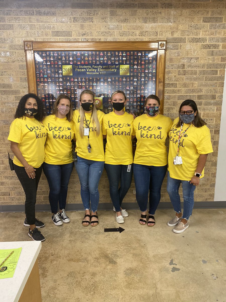 msolivierrr's tweet photo. PV ILT is wearing yellow to spread kindness and sunshine ☀️ #WorldKindnessDay #pvlionpride #ecisdtweets https://t.co/DctTKPf26X