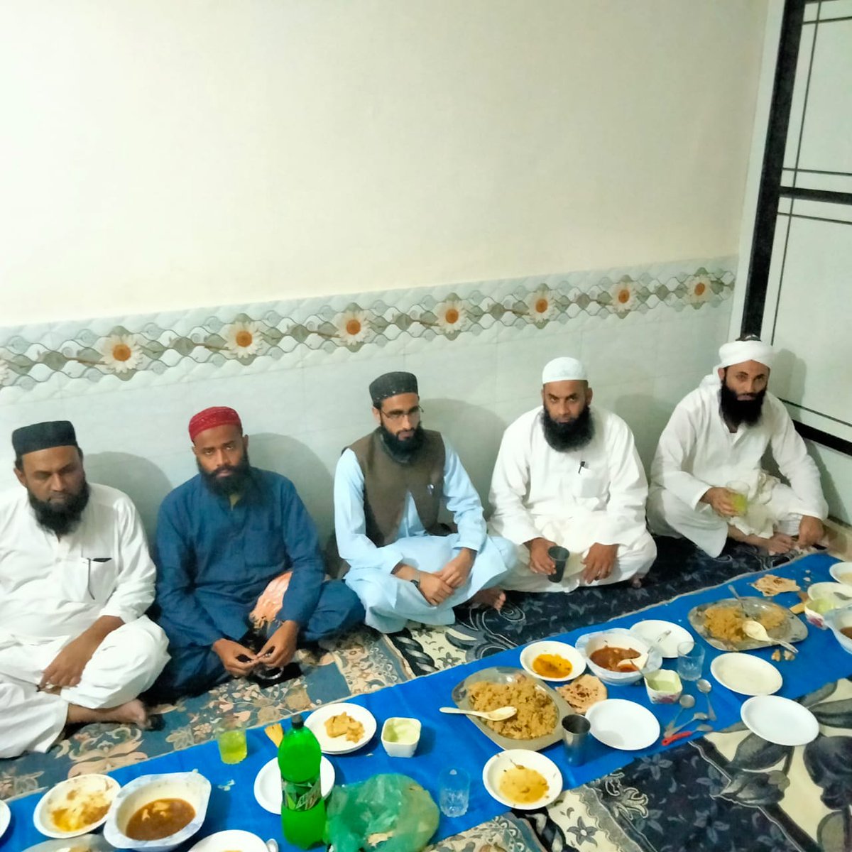 MAli56190693's tweet photo. کافی عرصہ بعد آج جمعیت علماء اسلام یوسی 15کے حاجی عبدالحفیظ خان نے پی ایس 108 اور یوسی 15 کے ذمہ داران کو ایک ساتھ اپنے گھر پر مدعو کیا اور کھانے کا اہتمام کیا۔اللہ تعالی ساتھیوں کو اسی طرح جمع رکھے اور عبدالحفیظ بھی کو جزائے خیر عطا فرمائے۔
شعیب سلطان
سیکریٹری اطلاعات 
یوسی 15 https://t.co/DlHtol207T