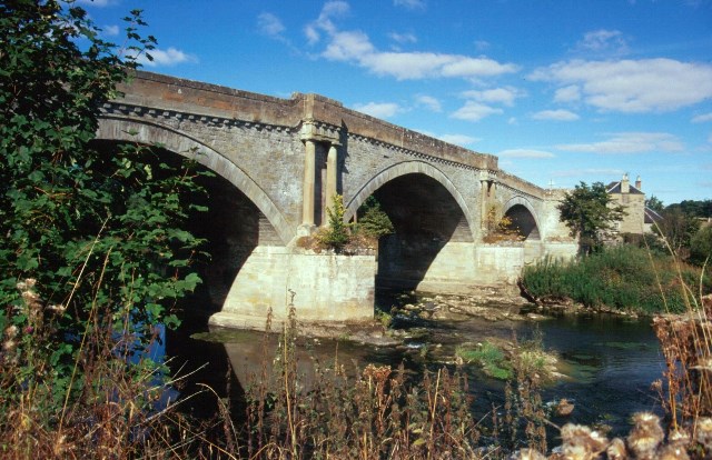 ICELibrary's tweet photo. Well done @CivEngSue for correctly identifying Teviot Bridge, Kelso. Watch out for another quiz next Friday and don't forget #BridgeAZ starting 1 December #BridgeMonth https://t.co/c4nOXFL9zq