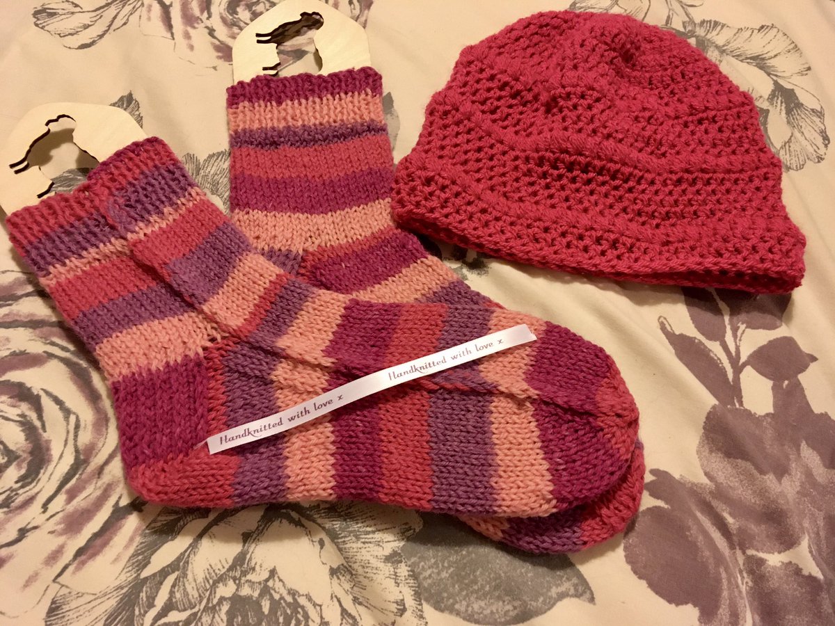 Another gorgeous pair of socks with a soft, warm hat a beautiful gift being posted out tomorrow #indie #handmade #knittedsocks #crochethat #handmadegifts #workingfromhome #woolsocks #staysafe #lockdown2