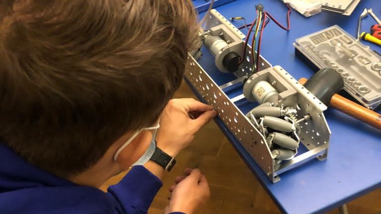 ro2d2team's tweet photo. Give a construction member a #wrench, and they will build you a #robot;
Give a programming member a wrench, and they will tell you you have a screw loose!
#ForceForChange #FIRSTTechChallenge #FIRSTTogether #FIRSTGAMECHANGERS #FIRSTInspires https://t.co/ARINKmWFRu