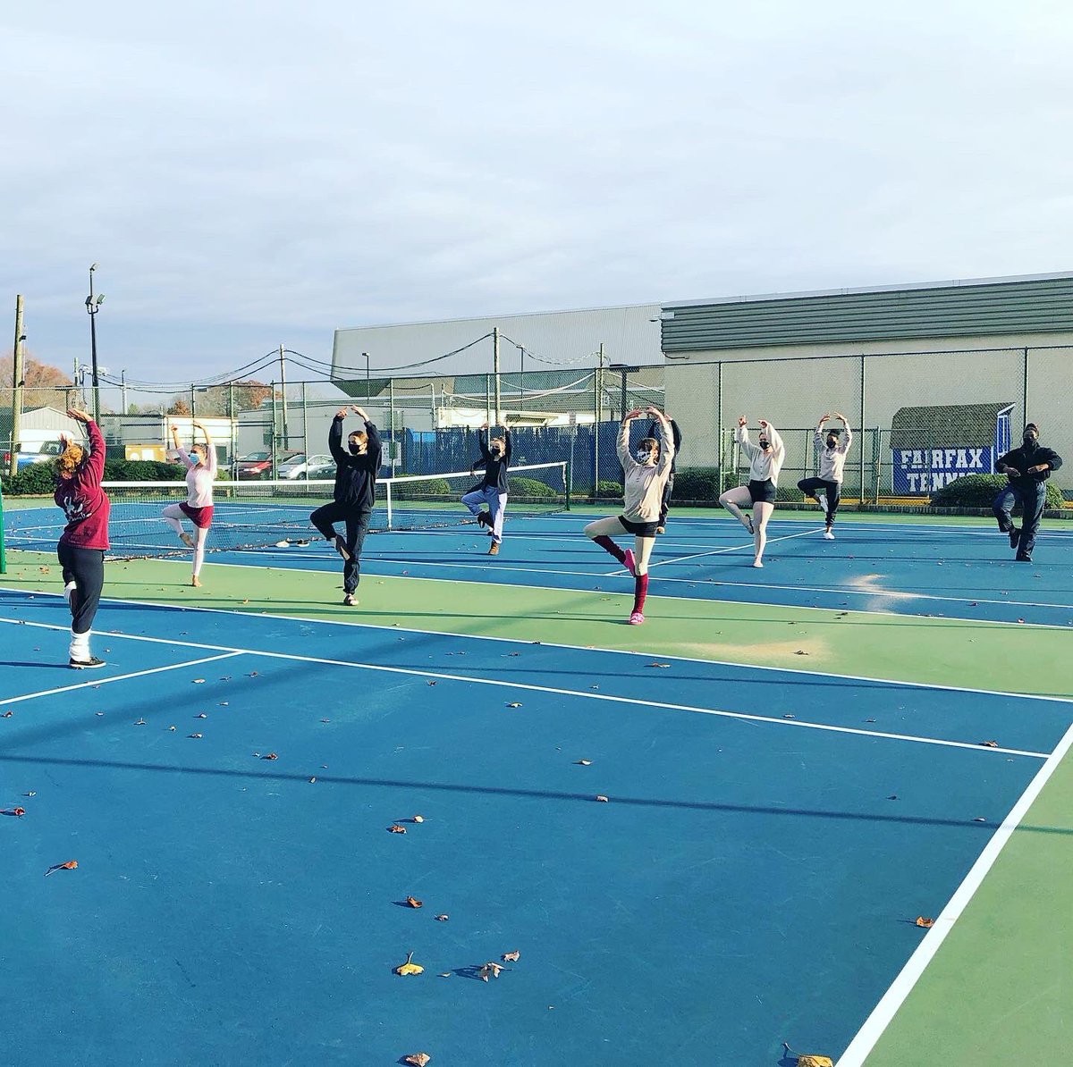 Fairfax_Academy's tweet photo. Our #dance class literally did NOT ‘skip a beat’ when we had a Fire Drill during class! 😲
BIG shout-out to our students AND amazing Mrs Barnes for acclimating to the sudden change &amp; demonstrating that their drive &amp; passion supersede ALL expectations. 🙌🏻
@fcpsnews @FairfaxSchools https://t.co/xJATDf7oyD