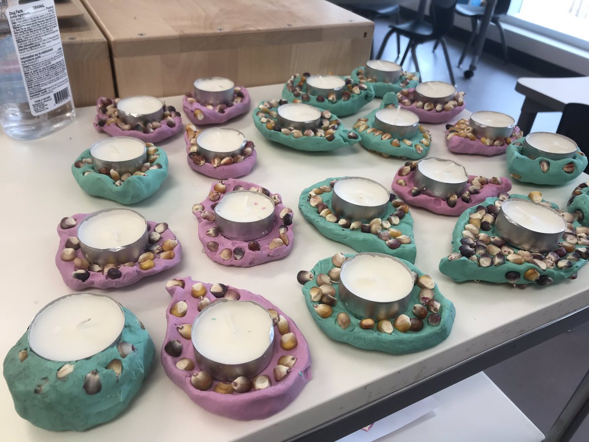 sarah_iloveto's tweet photo. Happy Diwali to all those that celebrate! Let the light shine in! 🪔✨ #thisisFDK #diwali #inquiry https://t.co/z5ae89zG4E