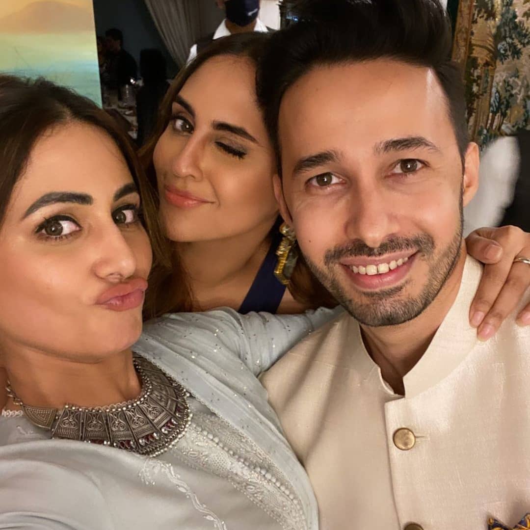 celebsstyle786's tweet photo. #sanayairani #krystaldsouza #mrunalthakur #HinaKhan #mohitsehgal #karishmatanna #castingchabra #MouniRoy ❤️❤️
#celebstylecollections https://t.co/iLQQHKWO1d