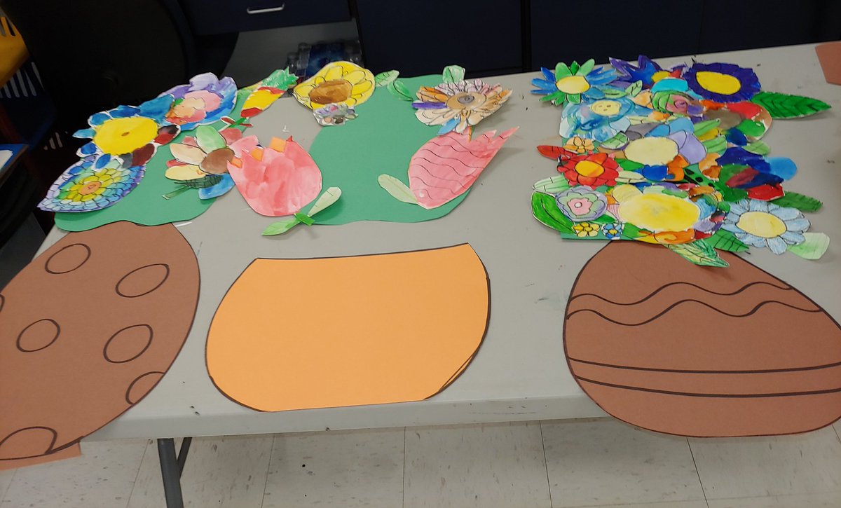MrsG_K5ART's tweet photo. Beautiful things are made when we work together. Still life collaboration is coming along @ChilesElem 😍🎨💐🌸💮🏵️🌹🥀🌺🌻🌼🌷🐝 @HillsboroughSch @HCPSArtEd @haeafl https://t.co/Y3u4ArlrBH
