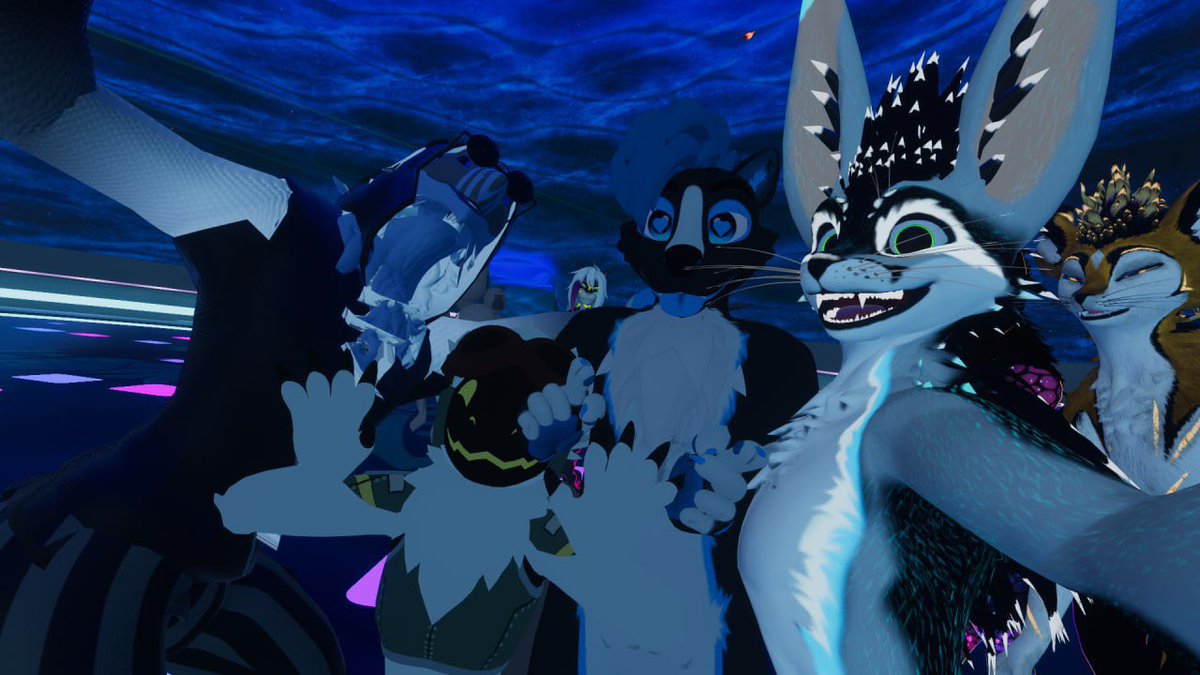 RisnorWolf's tweet photo. Happy #VirtualFriday as well! It's such a fun time every night where I can become almost any character imaginable, see friends, and let worries of the real world melt away… 😌😌😌 https://t.co/4agqngFy9l
