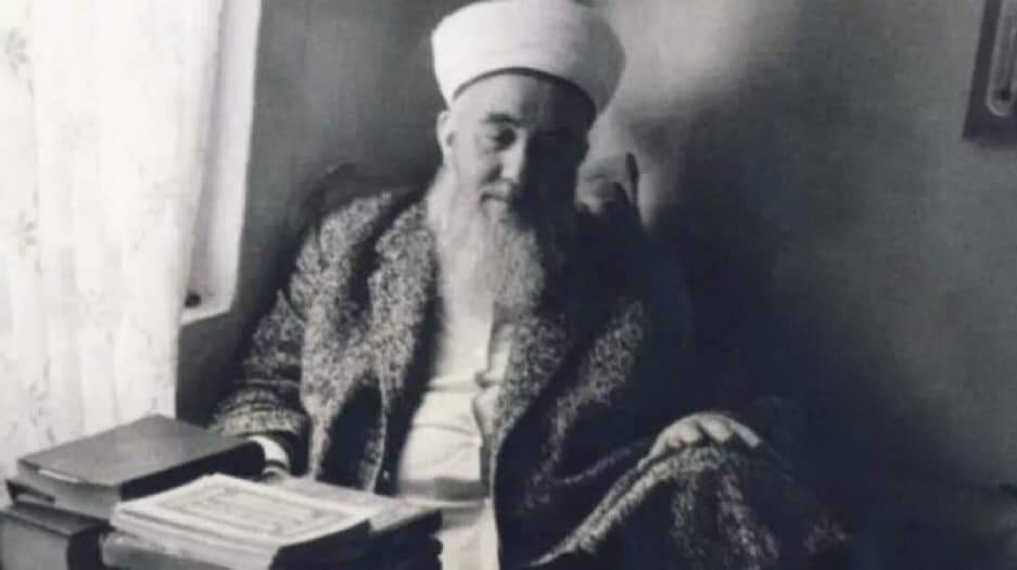 MehmetFSaruhan's tweet photo. Yüzlerce öğrenci yetiştiren büyük alim, mütefekkir, müvahhid, mücahid, görünmeyen üniversite lakaplı #MehmetZahidKotku Hazretlerini vefatının 40. sene-i devriyesinde rahmet ve şükranla anıyoruz. #13Kasım1980
Mekânı Cennet olsun inşallah! https://t.co/aRHKD0ZOlH