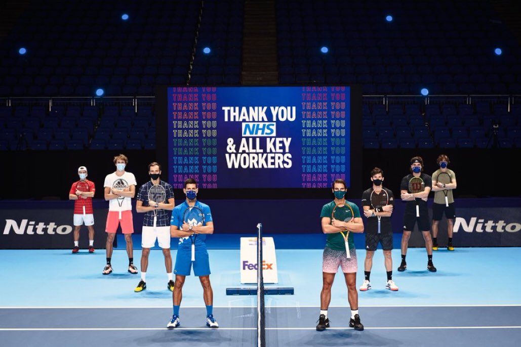 Los protagonistas de las #NittoATPFinals ya están a punto. Qué ganas de que arranque este Torneo de Maestros, hay muchos interrogantes abiertos... 

(Por cierto, lo de poner a Diego ahí al fondo, teniendo en cuenta esa perspectiva... 😅)