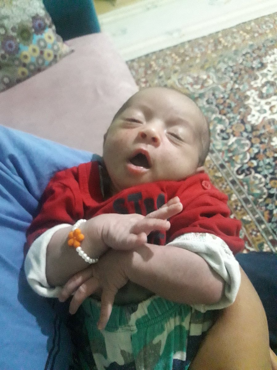 #MaviVatanİçin hayırlı akşamlar kardeşlerim eşim askerde  eşim askerde bakanım yok yeni doğum yaptım bebeğimin bezi maması yok alamıyorum 3 aydır kiramı veremedim bebeğinin bezi maması yok  evde yiyecek erzak gıda kalmadı çok zor durumdayım allah rızası için yardımcı olun