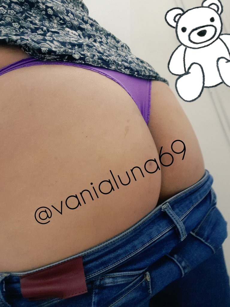 VaniaLuna69's tweet photo. @AlFaSwinger A veces #TeamTanga, a veces #TeamCachetero 
A que no adivinas mi color favorito jiji

#ViernesDeCalzones
#AlfaDinamicas 
#TWStarsRT 
#ViernesDeGanarSeguidores https://t.co/AXyBWatf1g