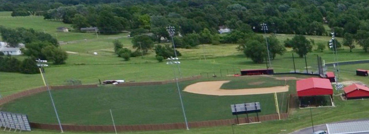 jett_d_12's tweet photo. I’m very exited and blessed to announce that I’m continuing my academic and athletic career at Allen county community college! I’d like to thank God, my family, friends and everyone who helped along the way. Also a big thanks to coach Stoy and @Allen_County for the opportunity! https://t.co/pFpGzULqS7