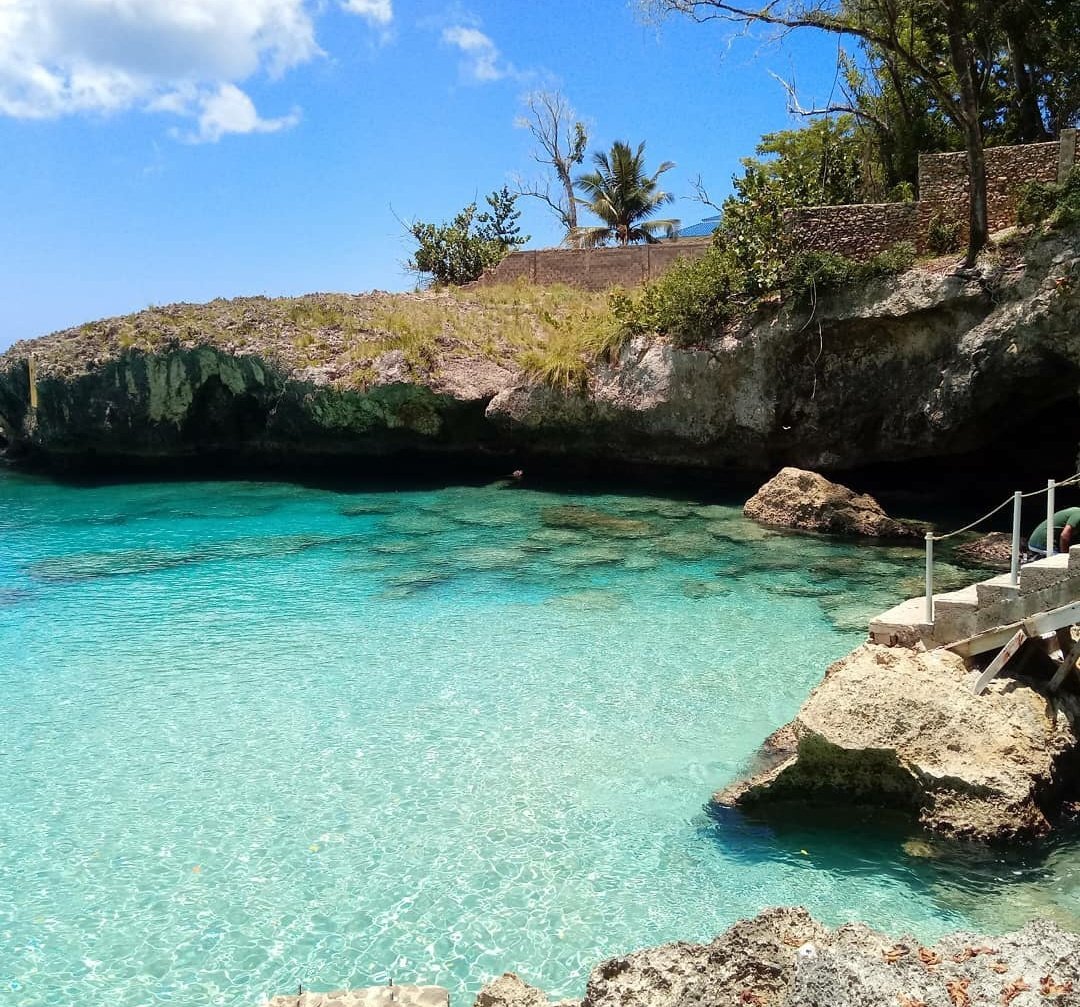 Ericdjtrump__'s tweet photo. La Piscina Natural, Rio San Juan, Provincia María Trinidad Sánchez.  Es una piscina natural dentro del mar que se considera una de las paradas obligatorias al momento de visitar el Municipio de Río San Juan. @Hernani2020 @MTurismoRD @ElProdigiord @avictoriyeb #MarcaPaisRD https://t.co/DVM6NlBZAR