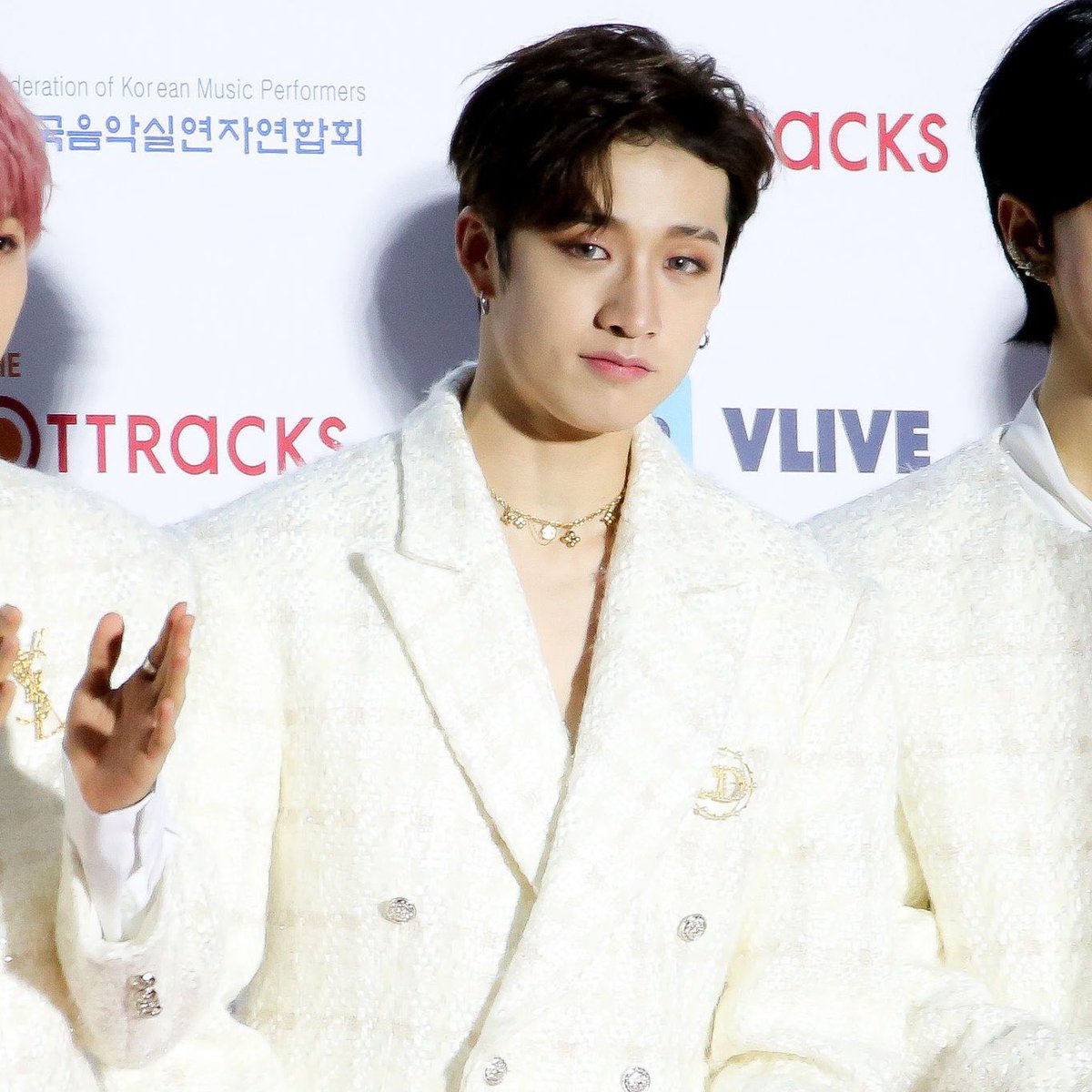 superior bang chan looks: a thread