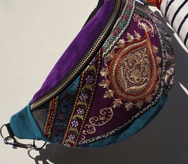 18. BRYZKADziewczyna przerabia wszystko co ma pod ręką na nerki, saszetki lub plecaki. Super inicjatywa upcyclingowa. Ceny między 70 a 180 zl.strona internetowa:  http://bryzka.com&nbsp;